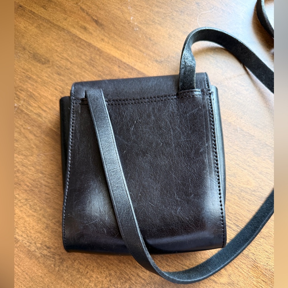 Vintage The Limited Genuine Leather Crossbody Bag | Black Buckle Flap | 90s/Y2K - Picture 2 of 3